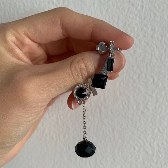 Jewelry - Dangly earring/cuff